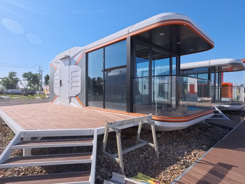 現代的な宇宙カプセル型タイニーハウス、プレハブADUモジュー - Airbnb Smart Home のレビューと価格